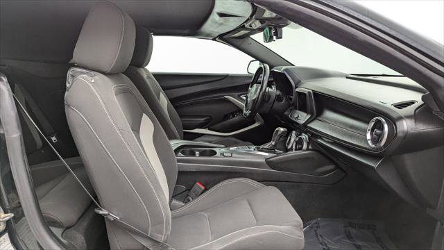 Used 2020 Chevrolet Camaro LT image 19