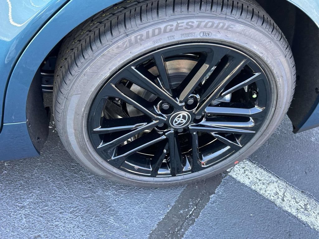 New 2026 Toyota Camry Hybrid FWD image 9