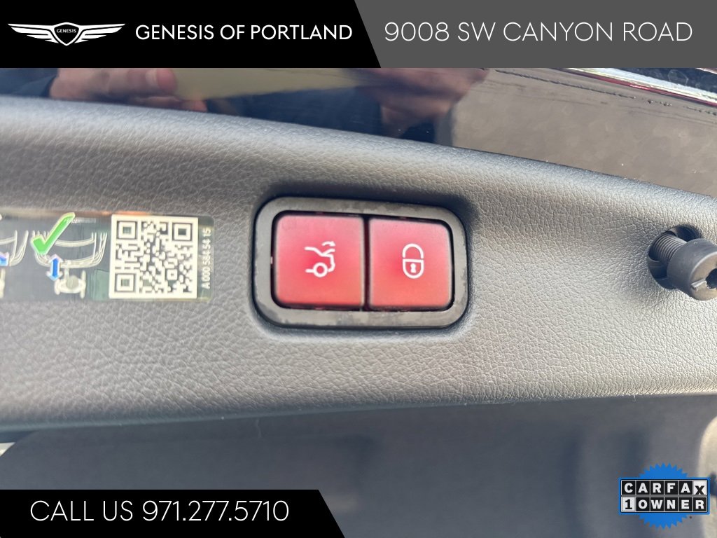 Used 2025 Mercedes-Benz C 300 4MATIC Sedan image 15