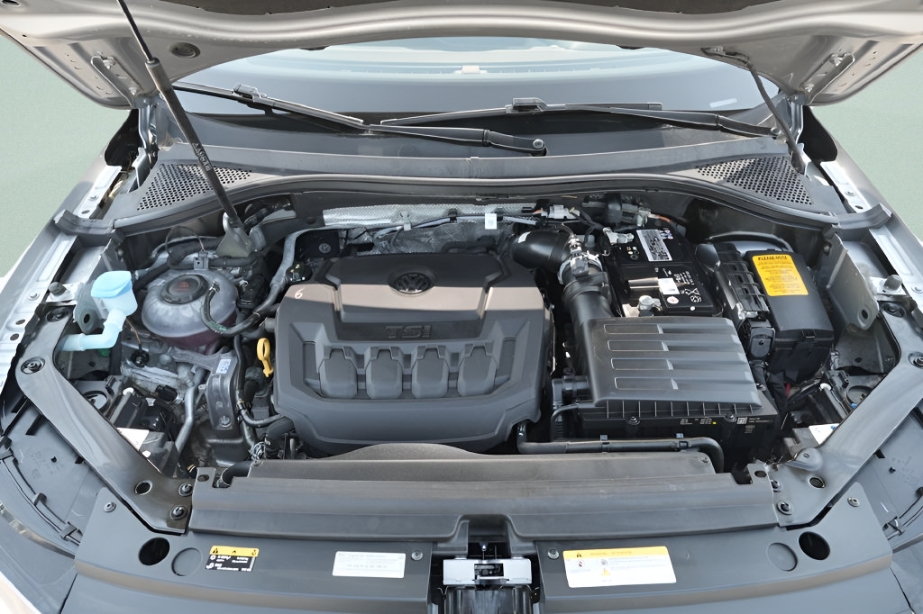 Used 2023 Volkswagen Tiguan SE w/ Panoramic Sunroof Package FWD image 21