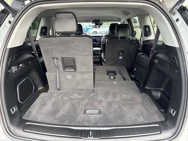 Used 2022 Jeep Grand Cherokee L Limited w/ Black Appearance Package RWD image 32