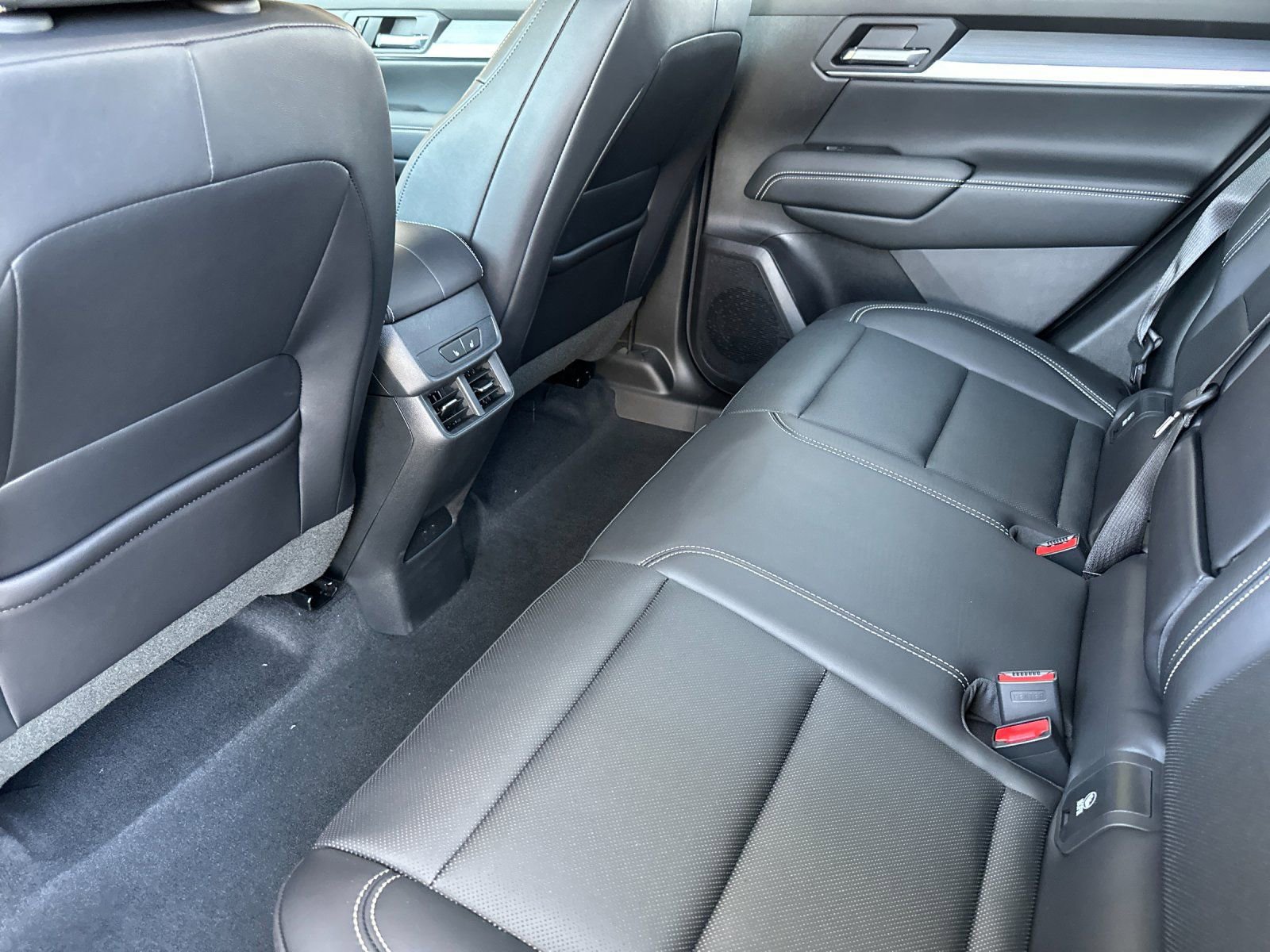 New 2026 GMC Terrain Elevation w/ Elevation Premium Package FWD image 12