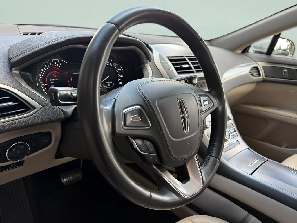Used 2019 Lincoln MKZ Premiere FWD image 13