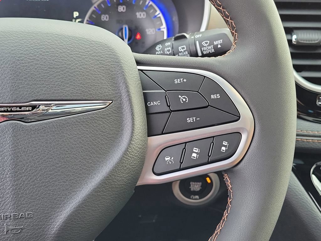 New 2026 Chrysler Pacifica Pinnacle w/ Trailer Tow Group AWD/4WD image 28
