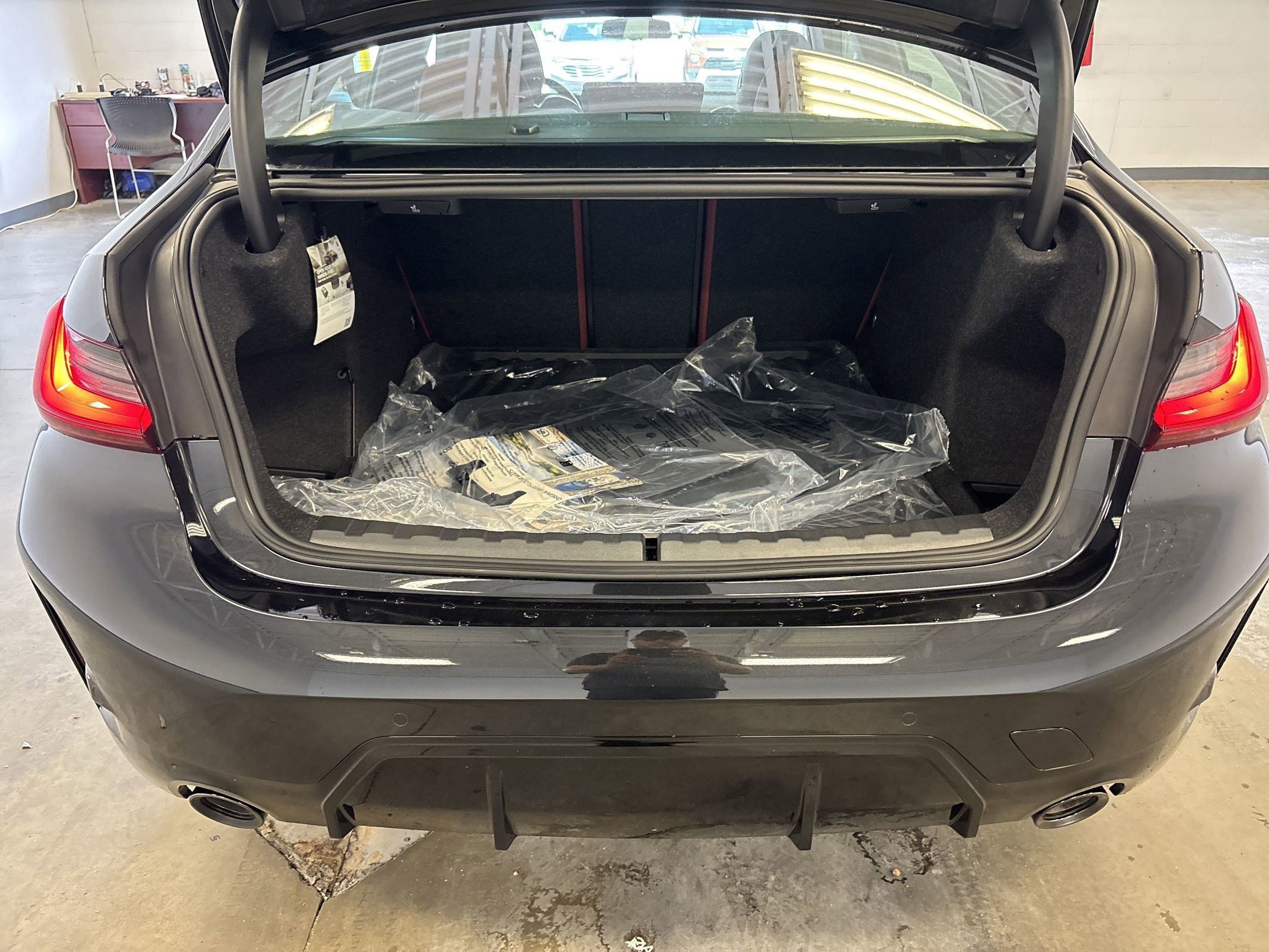 Used 2025 BMW 330i Sedan w/ M Sport Package image 24