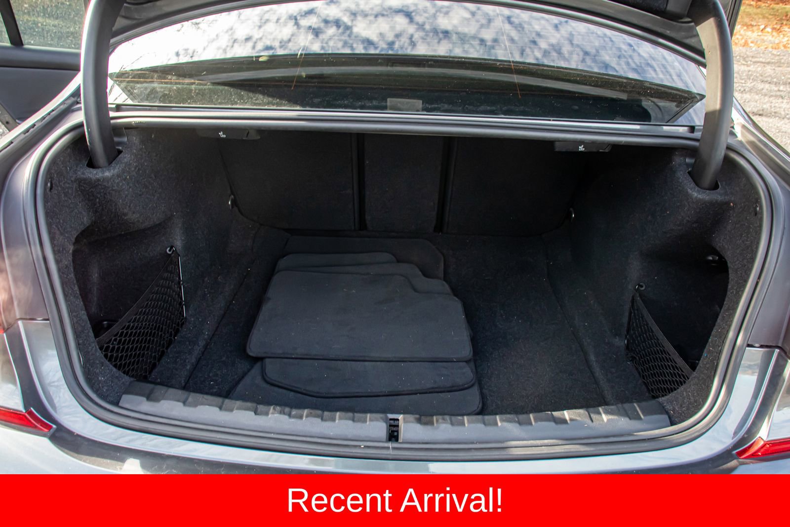 Used 2020 BMW 330i Sedan w/ M Sport Package image 19