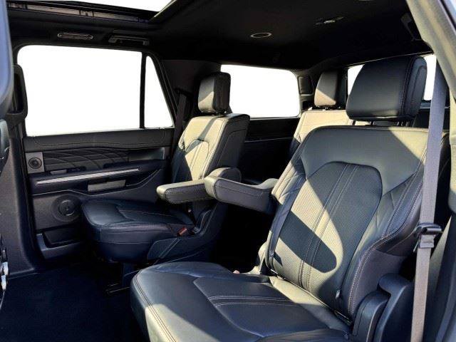 Used 2024 Ford Expedition Platinum RWD image 36