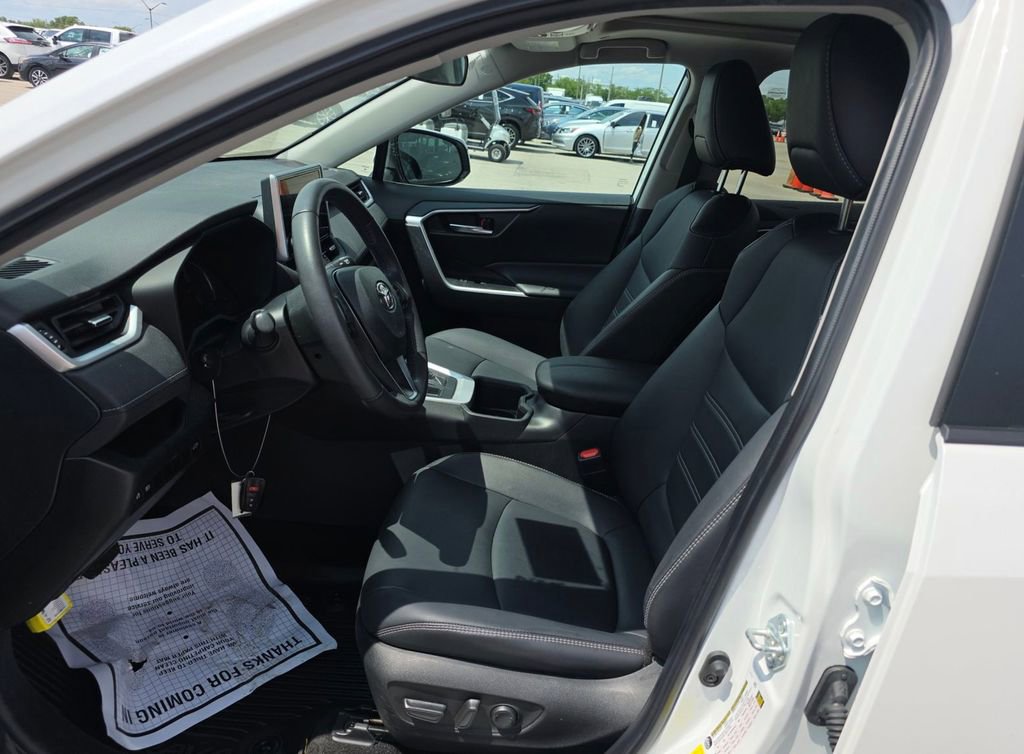Used 2023 Toyota RAV4 XLE Premium FWD image 6