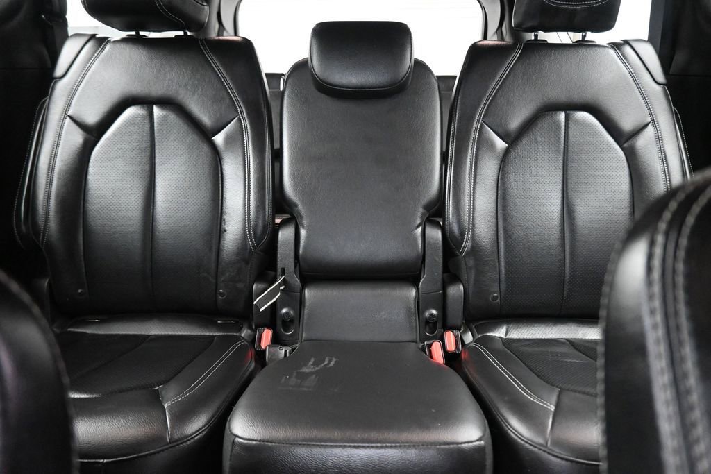 Used 2019 Chrysler Pacifica Touring-L w/ S Appearance Package FWD image 28