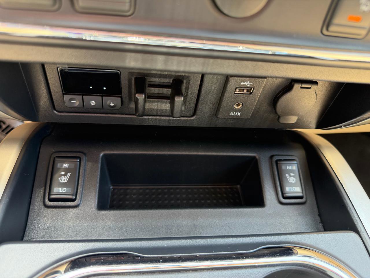 Used 2016 Nissan Titan SL AWD/4WD image 18