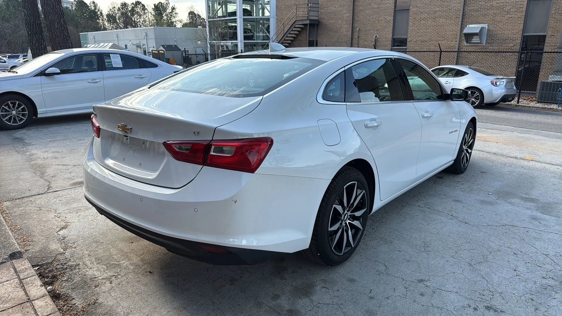 Used 2017 Chevrolet Malibu LT w/ Leather Package image 5