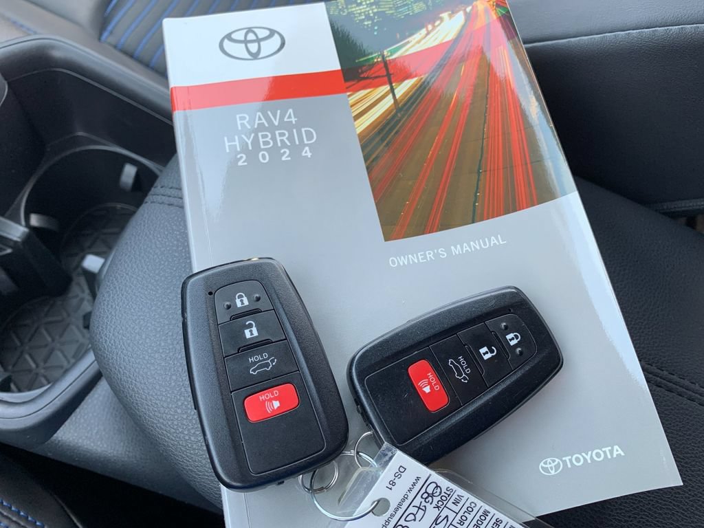 Used 2024 Toyota RAV4 XSE w/ Advanced Technology Package AWD/4WD image 9