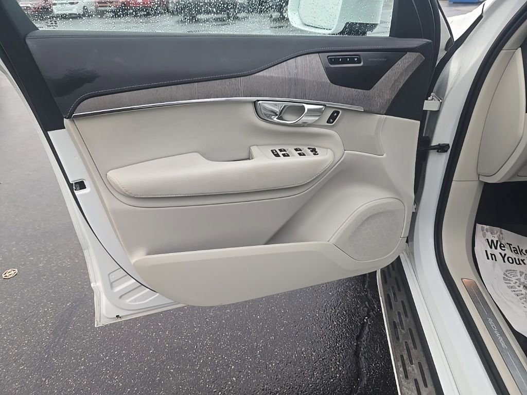 Used 2023 Volvo XC90 T8 Ultimate AWD/4WD image 13