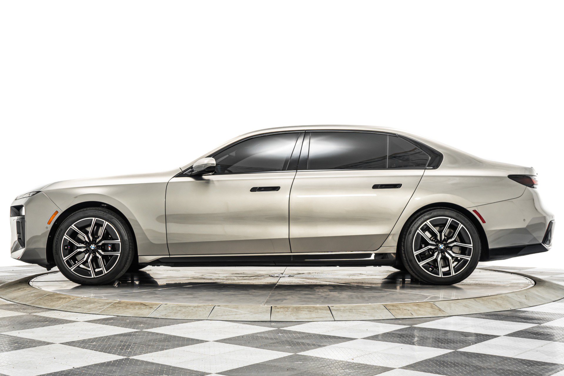 Used 2026 BMW 740i xDrive w/ Premium Package AWD/4WD image 6