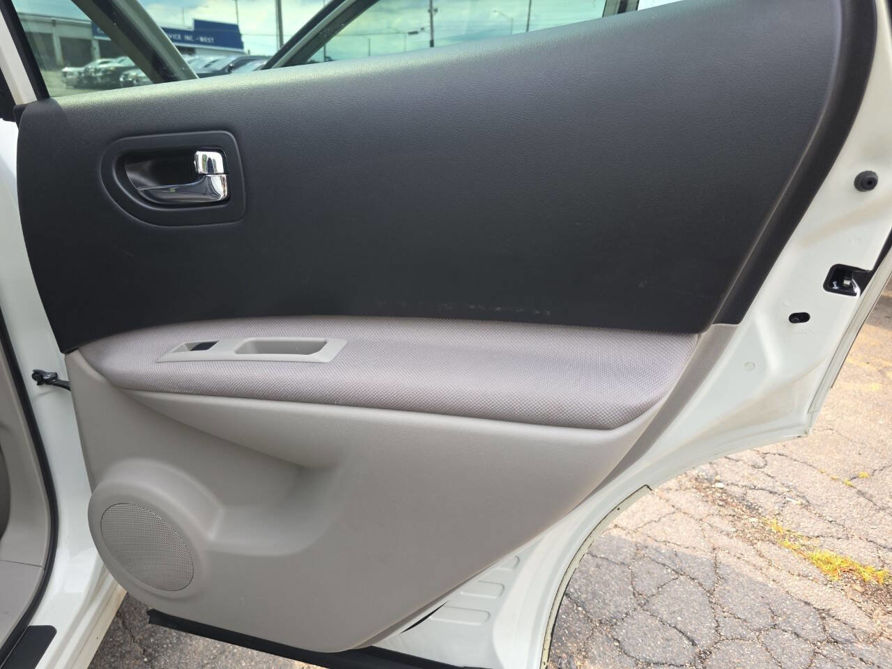 Used 2015 Nissan Rogue S w/ Convenience Package image 14