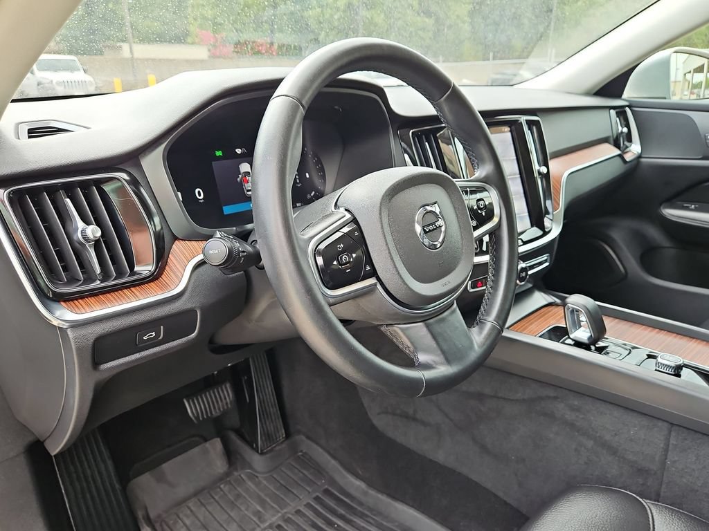 Used 2025 Volvo V60 B5 Cross Country Plus AWD/4WD image 15