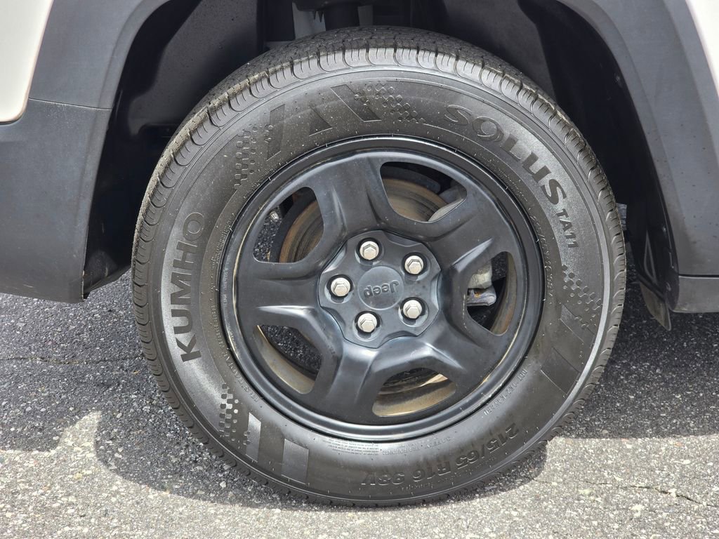 Used 2019 Jeep Renegade Sport image 12