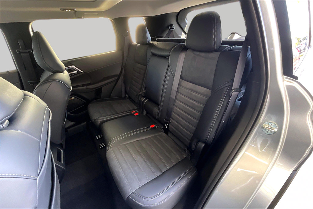 New 2026 Mitsubishi Outlander SE AWD/4WD image 10