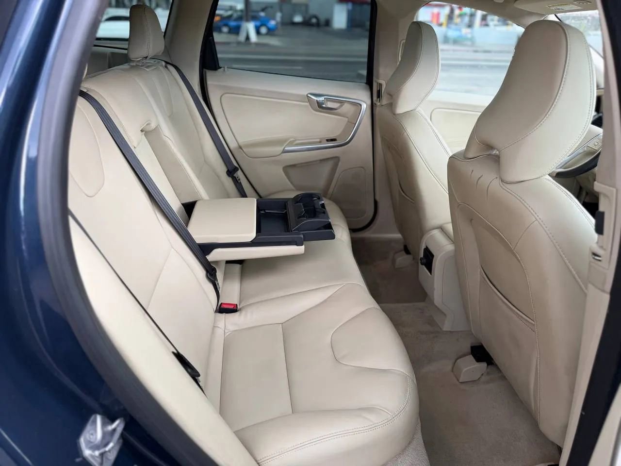 Used 2015 Volvo XC60 T5 AWD/4WD image 34