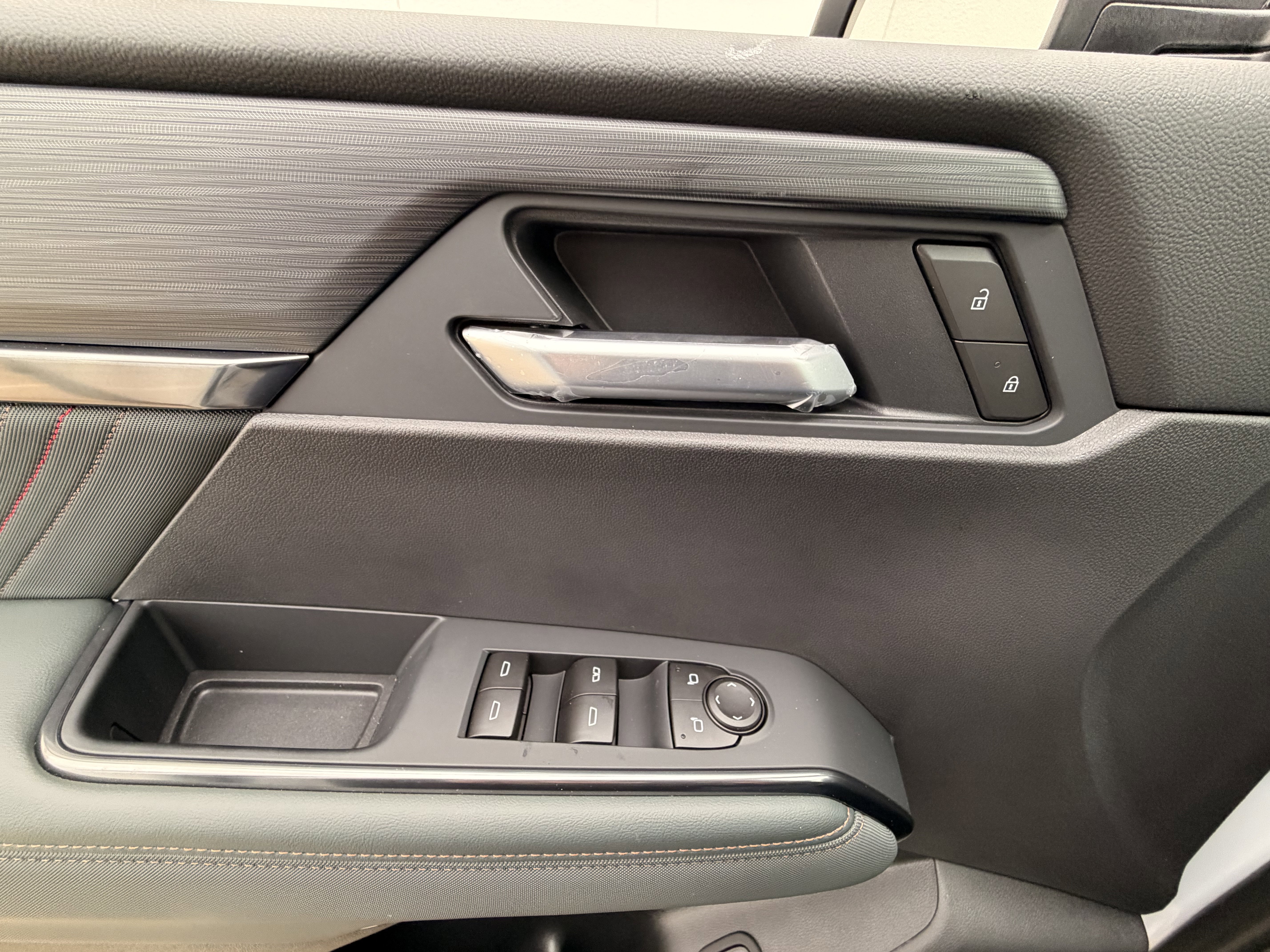 New 2026 GMC Acadia AT4 w/ Luxury Package image 16