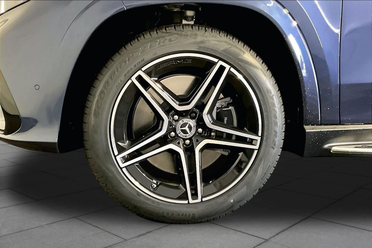 New 2027 Mercedes-Benz GLS 450 4MATIC image 17