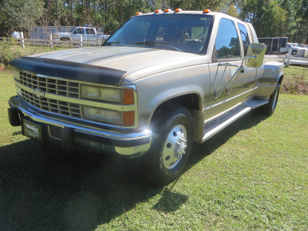Used 1993 Chevrolet Silverado 3500 2WD Extended Cab image 2