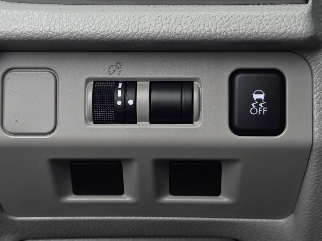 Used 2016 Subaru Forester 2.5i Premium w/ All-Weather Package AWD/4WD image 29