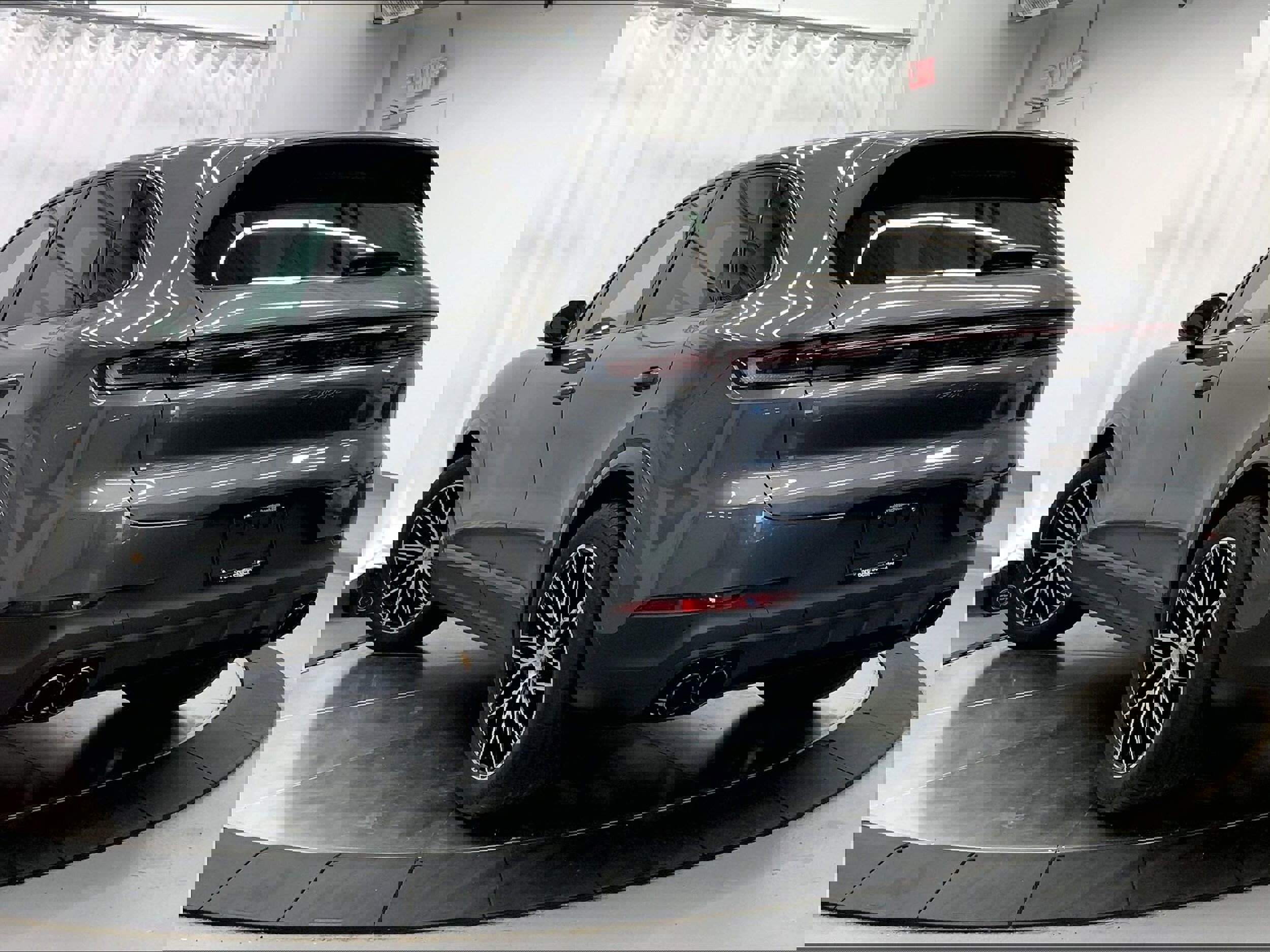 New 2025 Porsche Cayenne image 3