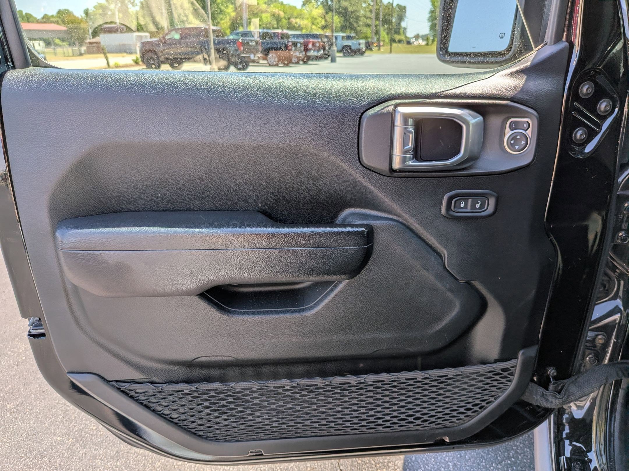 Used 2022 Jeep Gladiator Mojave AWD/4WD image 10