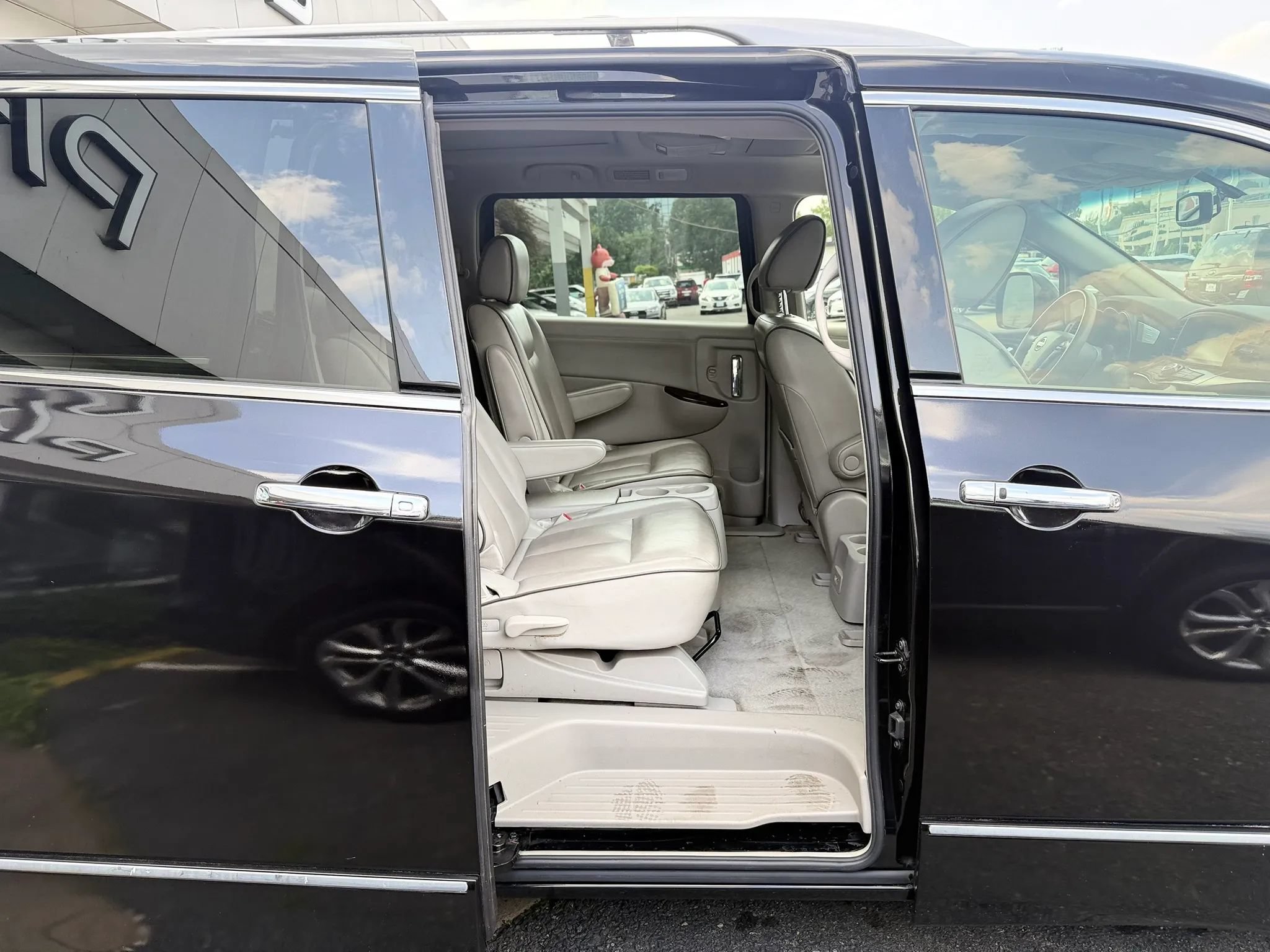 Used 2012 Nissan Quest SL w/ Bose Pkg FWD image 31