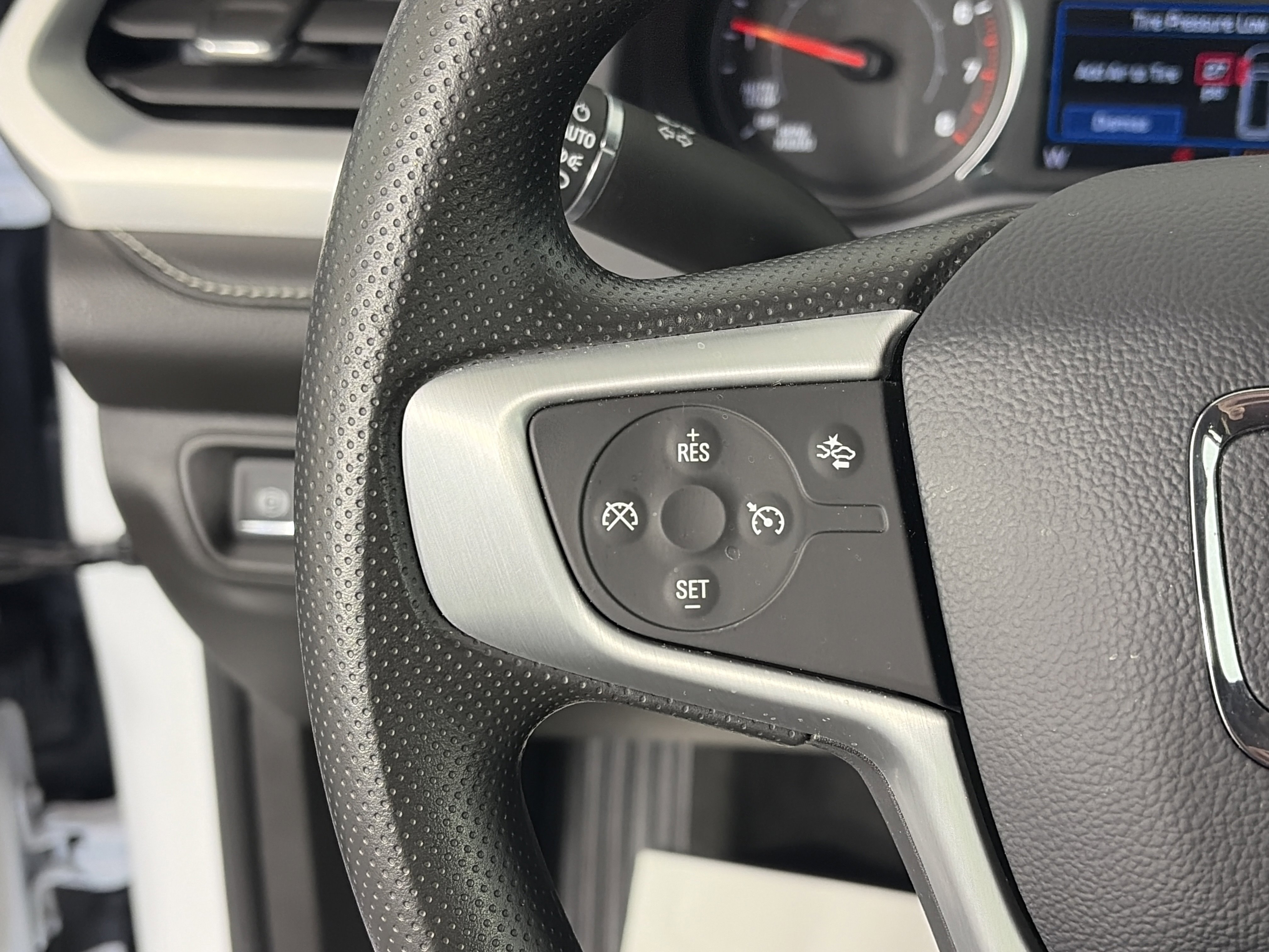 Certified 2023 GMC Acadia SLE image 28