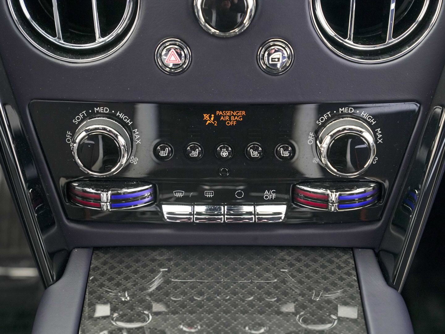 New 2026 Rolls-Royce Cullinan Black Badge image 57