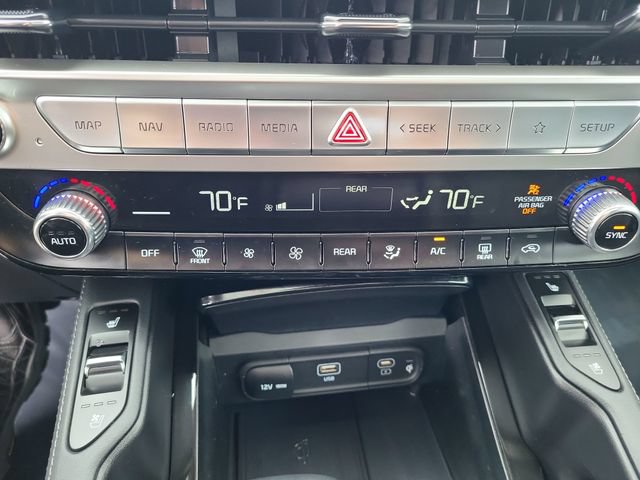 Certified 2023 Kia Telluride EX w/ EX Captain's Chair Package FWD image 26