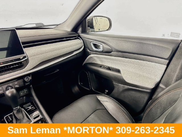 Used 2023 Jeep Compass Latitude w/ Sun and Sound Group AWD/4WD image 24