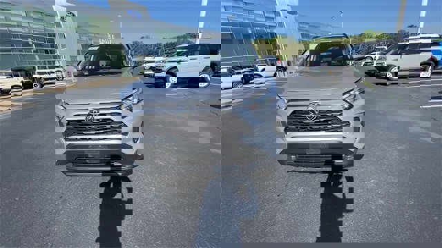 Used 2024 Toyota RAV4 XLE image 3