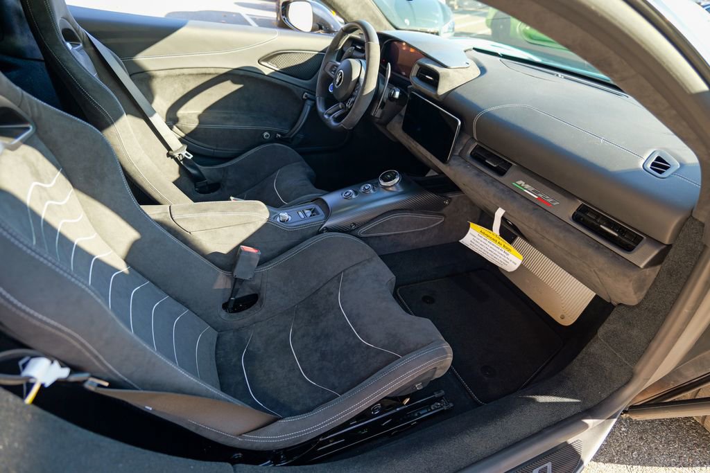 Used 2025 Maserati MC20 Coupe image 35