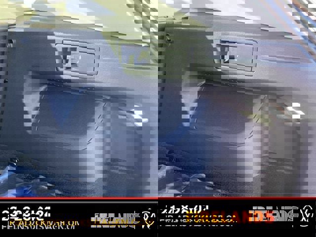 New 2025 Volkswagen Tiguan SE image 65