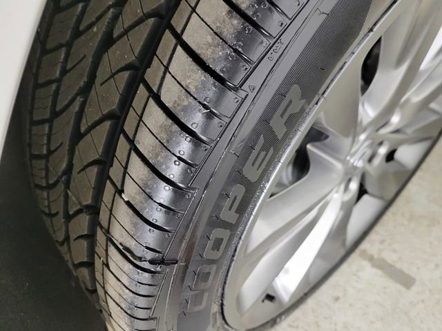 Used 2023 Buick Envision Avenir image 11