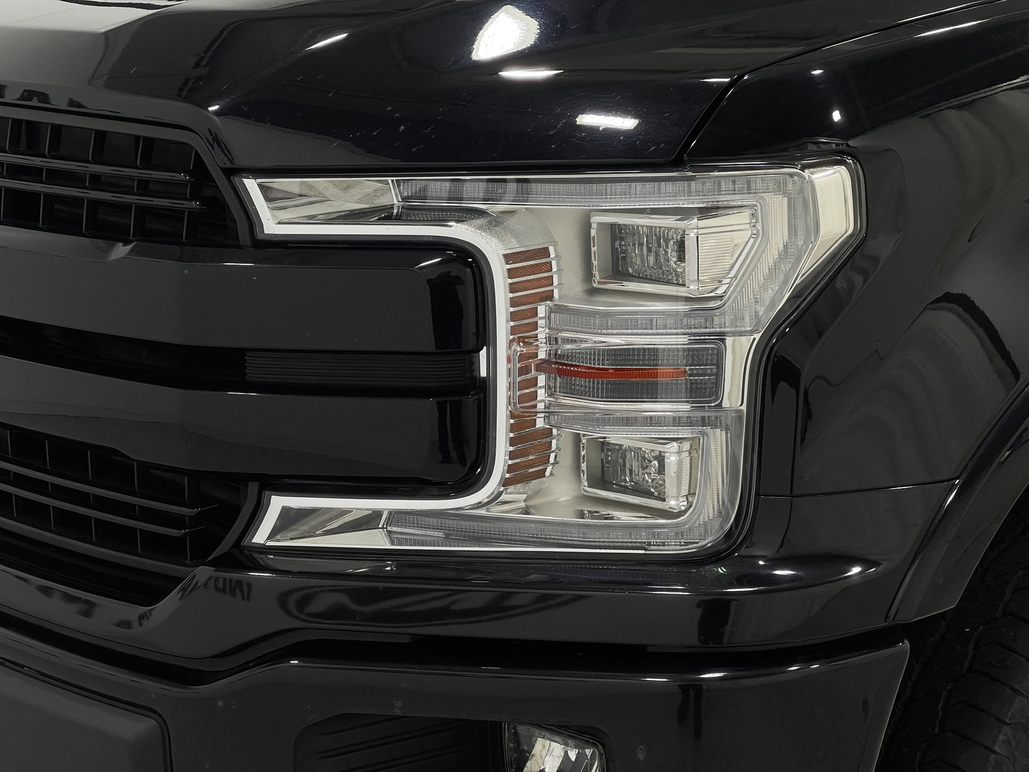 Used 2019 Ford F150 Lariat w/ Equipment Group 502A Luxury AWD/4WD image 31
