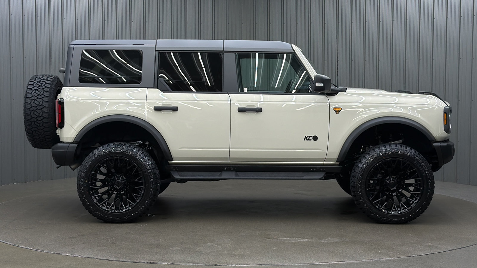 Used 2025 Ford Bronco Badlands AWD/4WD image 6