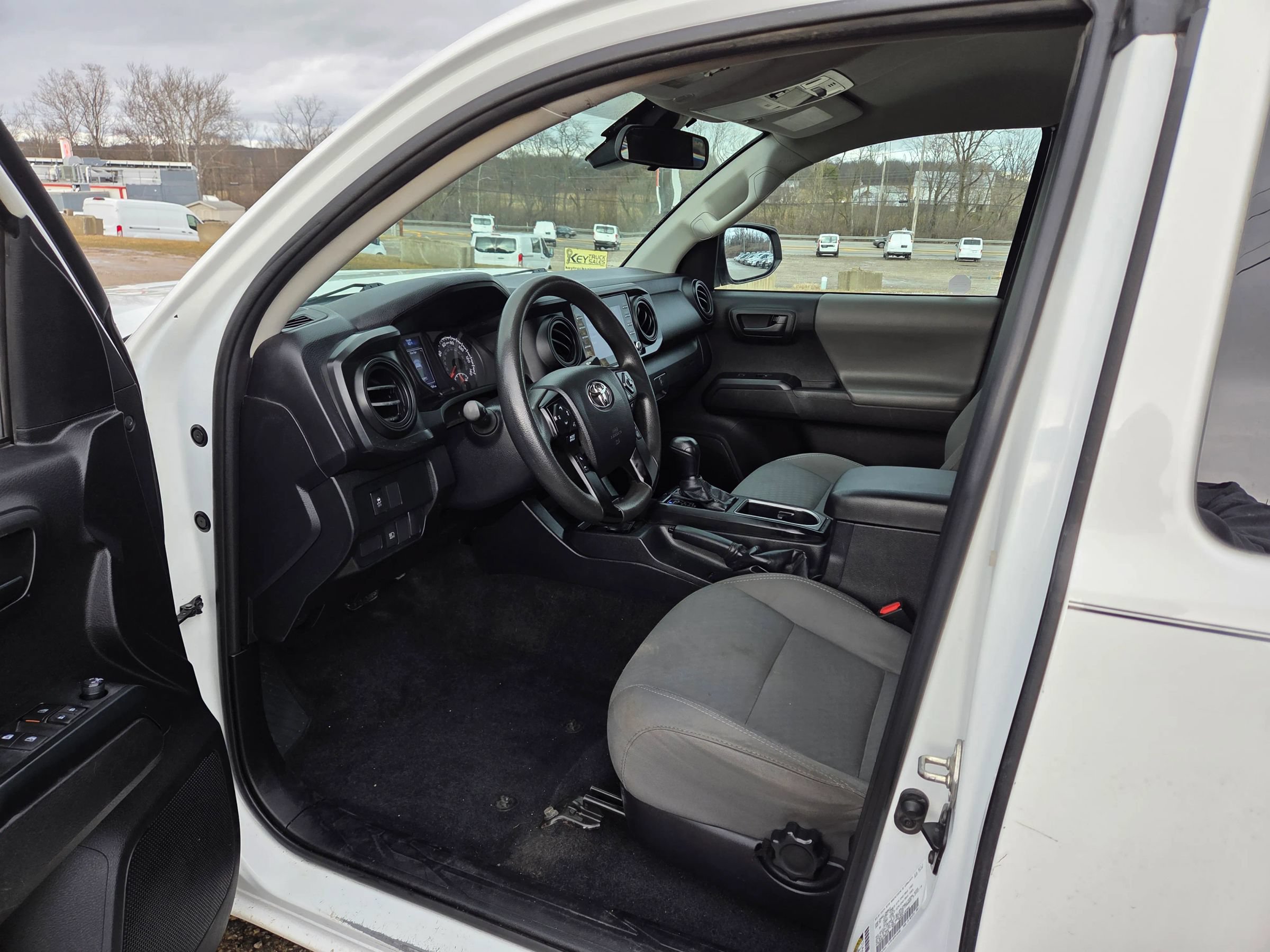 Used 2021 Toyota Tacoma SR RWD image 9