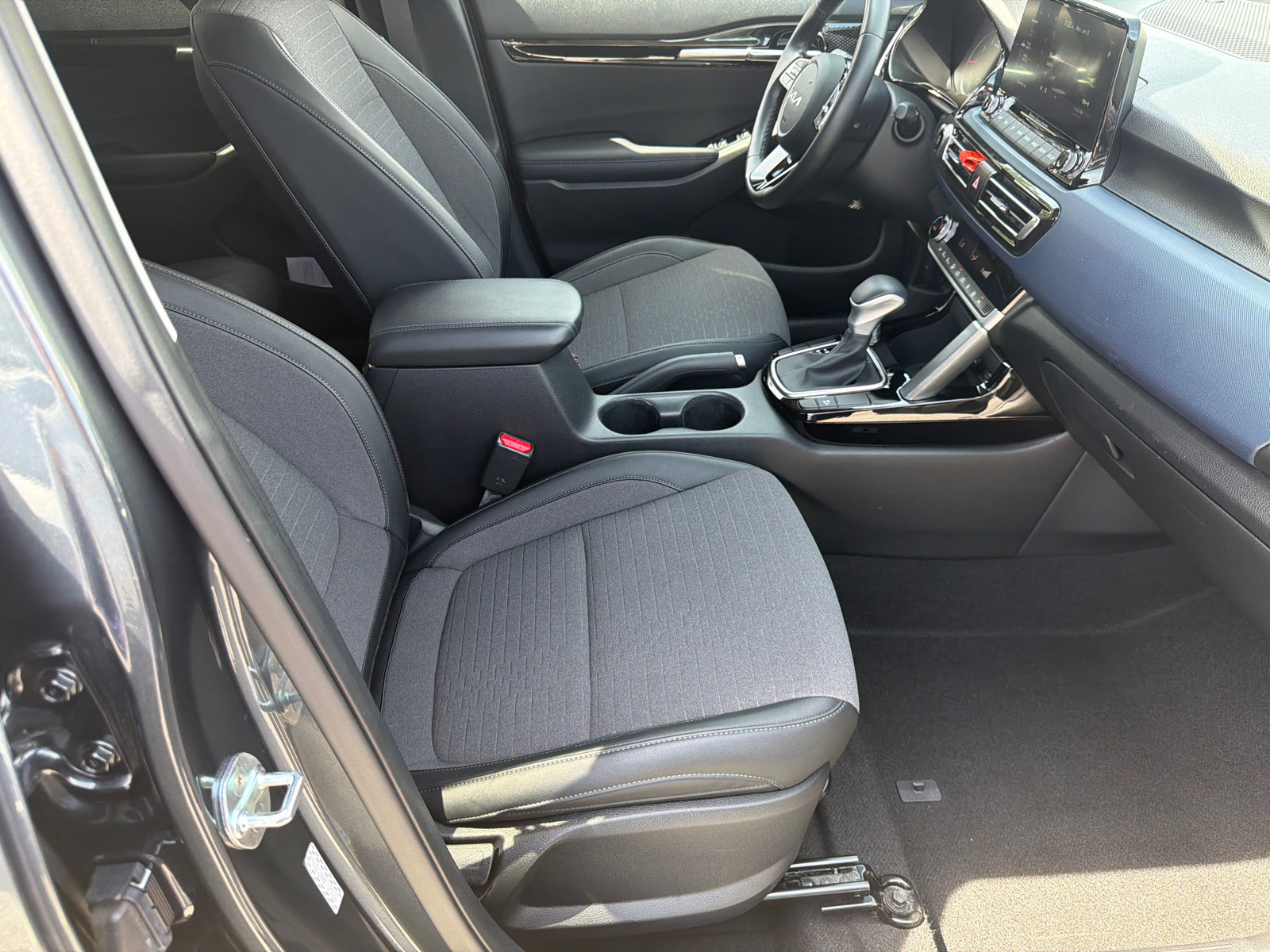 Used 2023 Kia Seltos S w/ Navigation Package FWD image 14