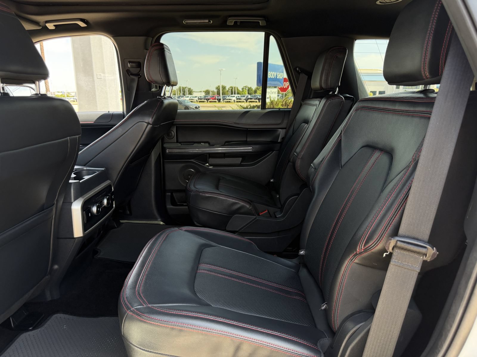 Used 2023 Ford Expedition Limited AWD/4WD image 28