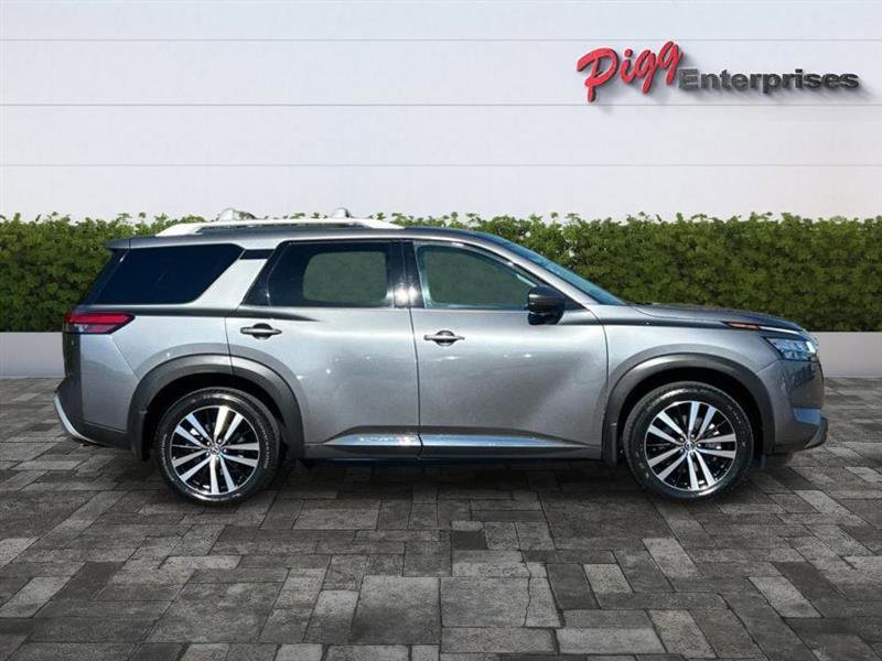 Used 2024 Nissan Pathfinder Platinum w/ Cargo Package AWD/4WD image 7