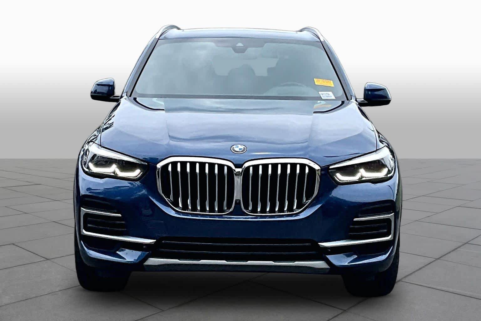 Used 2023 BMW X5 xDrive40i w/ Premium Package AWD/4WD image 4