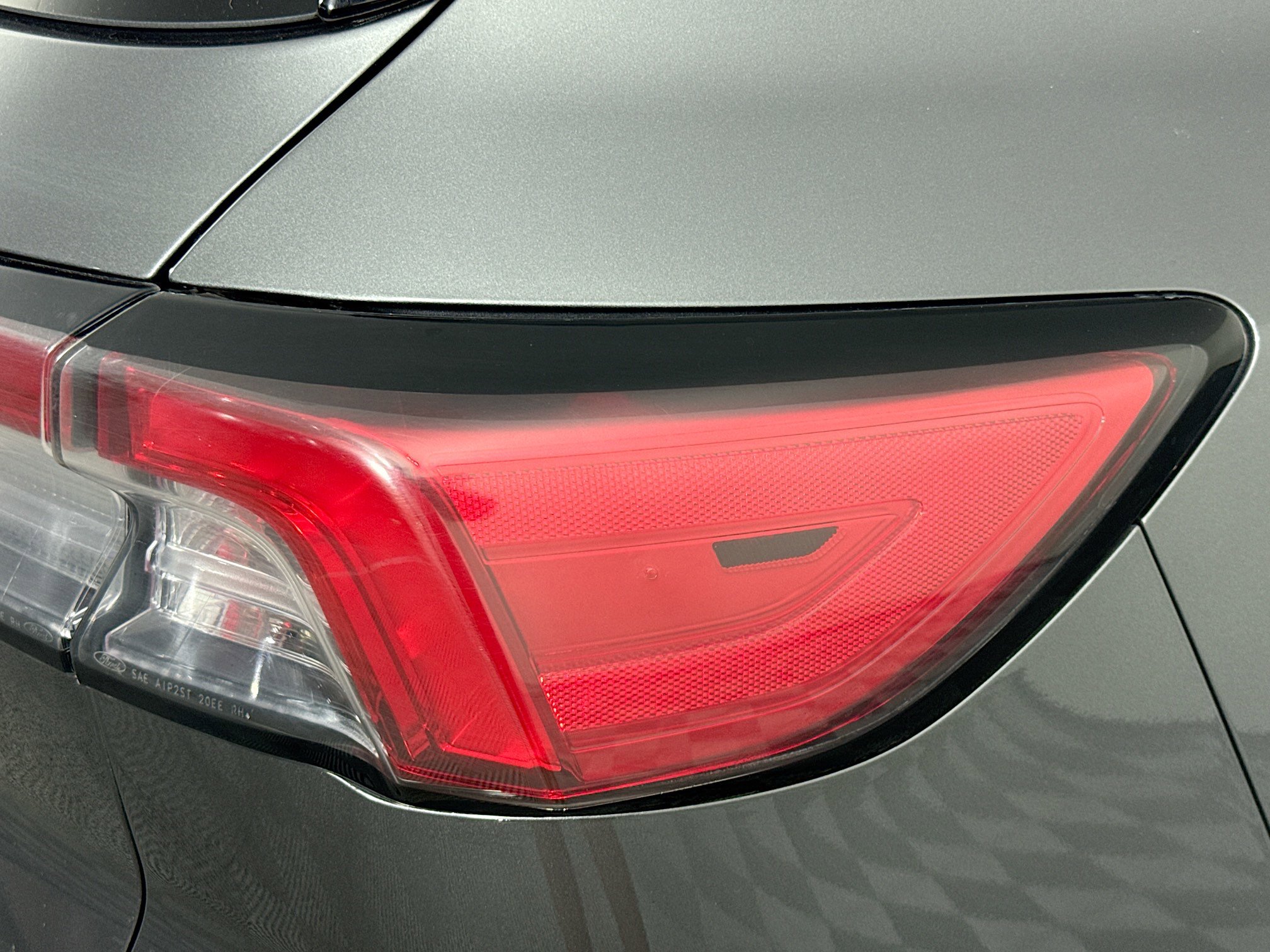 Used 2022 Ford Escape SE w/ SE Sport Appearance Package image 33