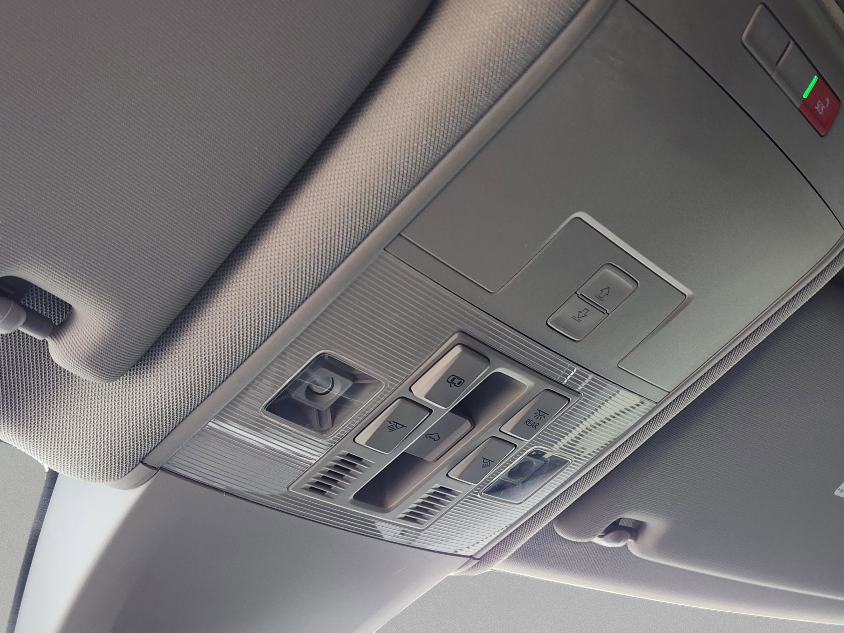 Used 2023 Volkswagen Atlas SEL R-Line image 24