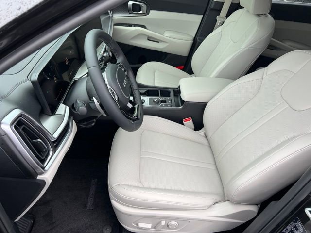 Used 2025 Kia Sorento EX image 14
