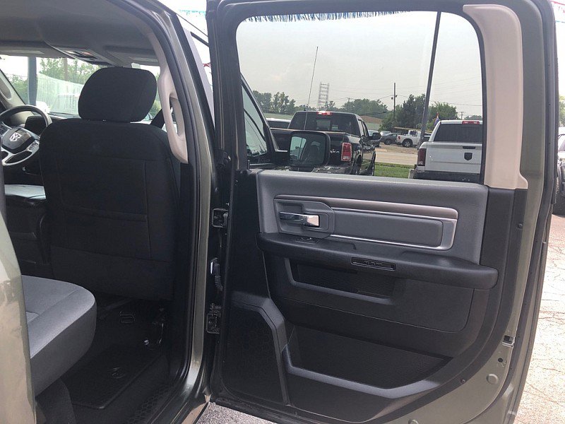 Used 2021 RAM 1500 Classic SLT image 13