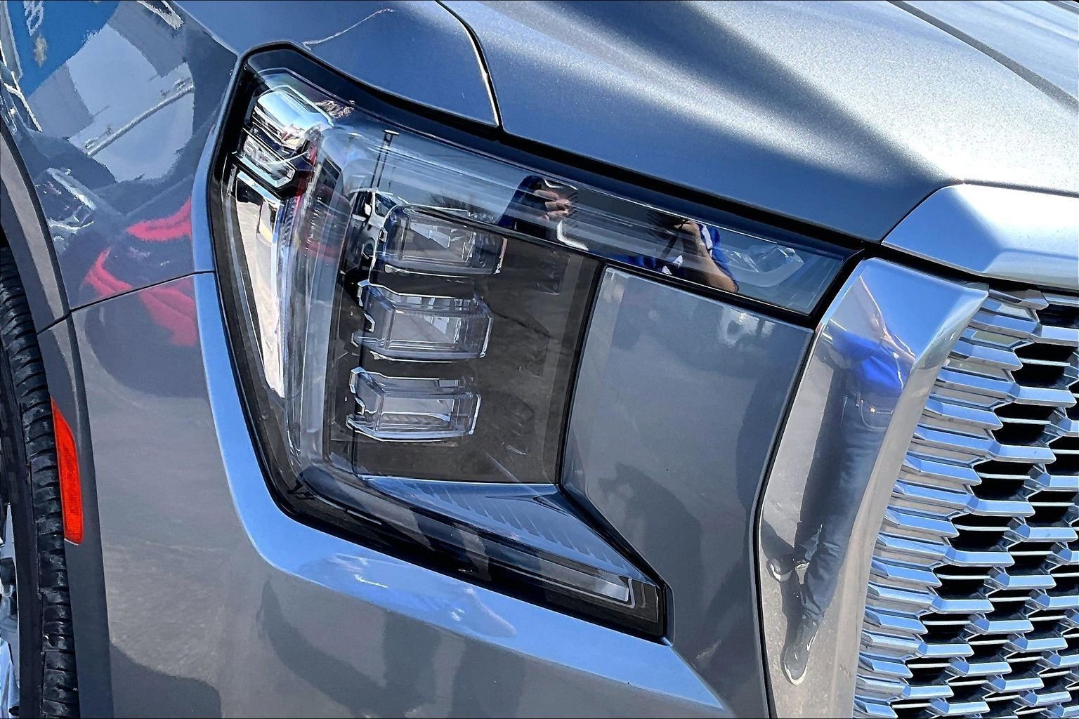Used 2021 GMC Yukon Denali w/ Denali Premium Package image 32